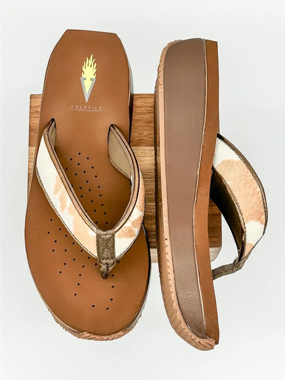 $87 Volatile NEVILLE SANDALS in tan/white cow calf hair western sandals size 9